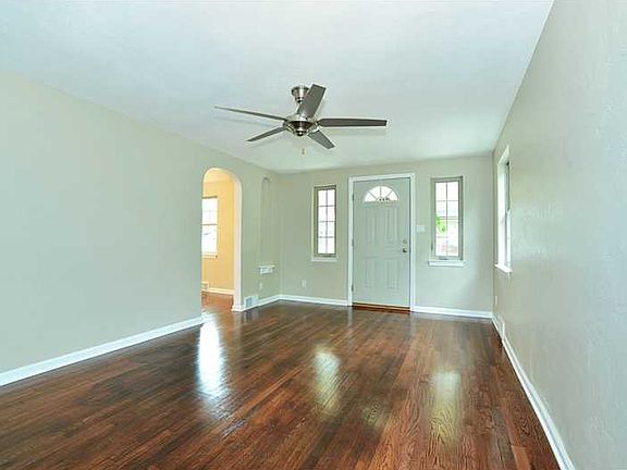 3rd image of 19 E Forest Ave
