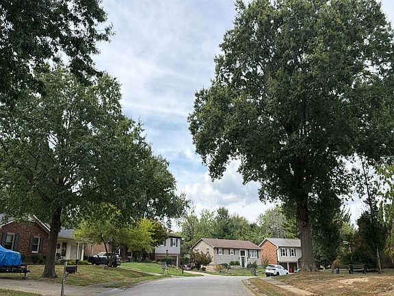 5th image of 126 Edgemont Dr