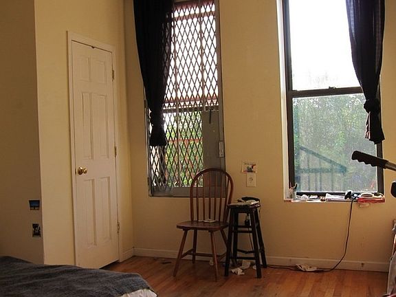 2nd image of 296 Troutman St