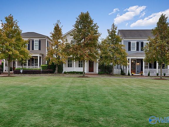 3rd image of 4 College Hill Cir NW
