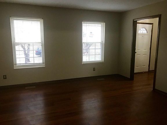 3rd image of 1724 Wickersham Dr