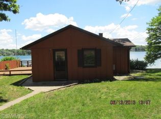 152 W Crooked Lake Dr, Kalamazoo, MI