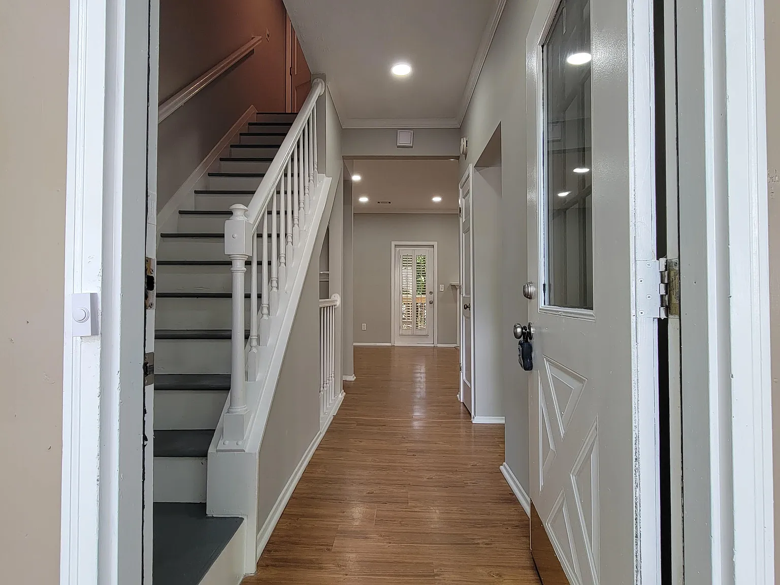 2 bed, 1288 sqft, $1,975 — Photo 4