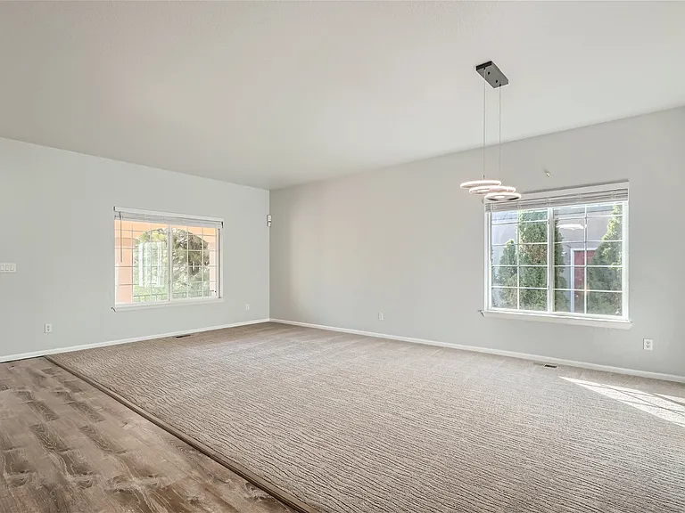 5489 Netherland St — Photo 5