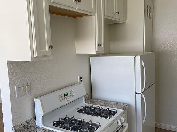 3rd image of 14955 Bayou Ave #1/2