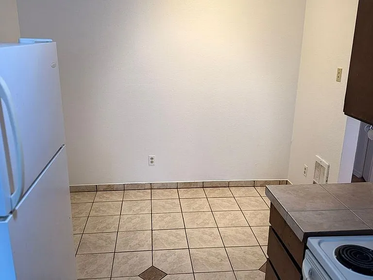 2429 NE Saratoga St — Photo 6