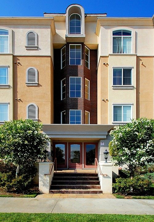 2nd image of 7393 W Manchester Ave APT 201