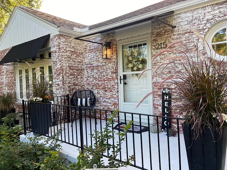 215 N Ridgewood Dr — Photo 3