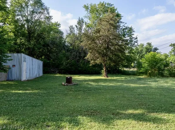 405 SW 3rd St, Muldrow, OK 74948