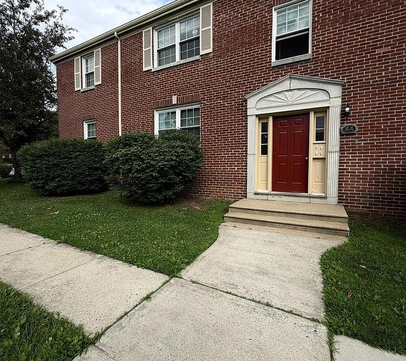 1st image of 100 Park Blvd APT 44D