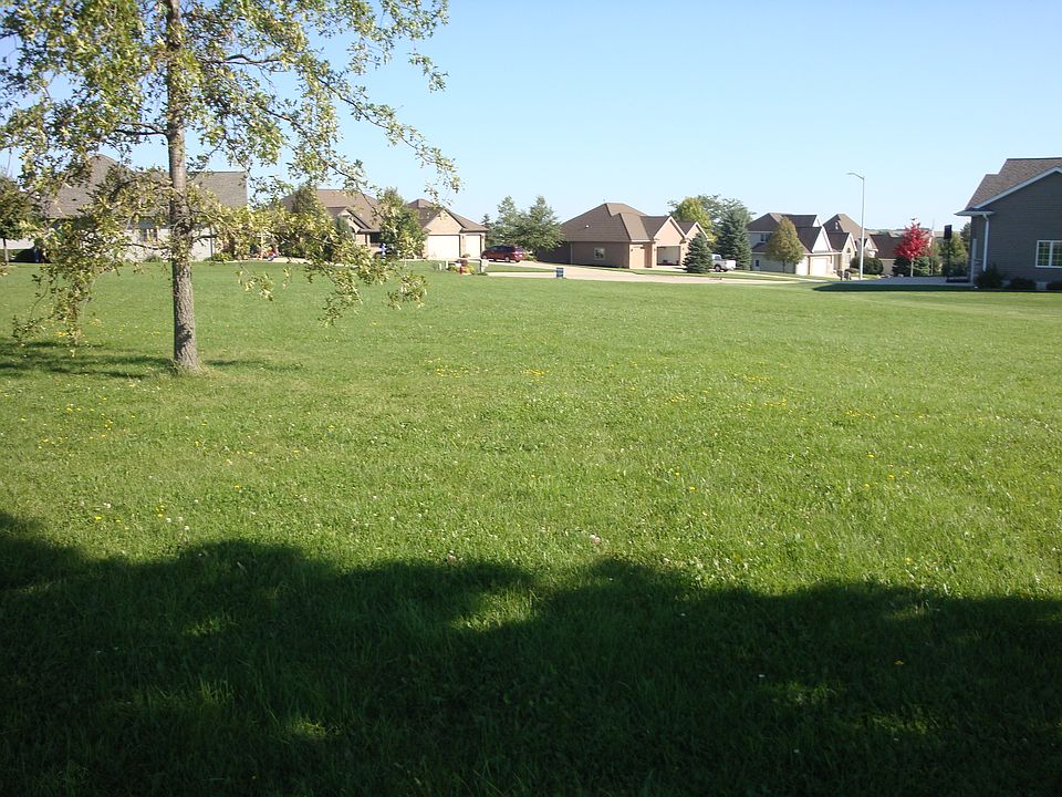 2nd image of 105 Bunker Cir