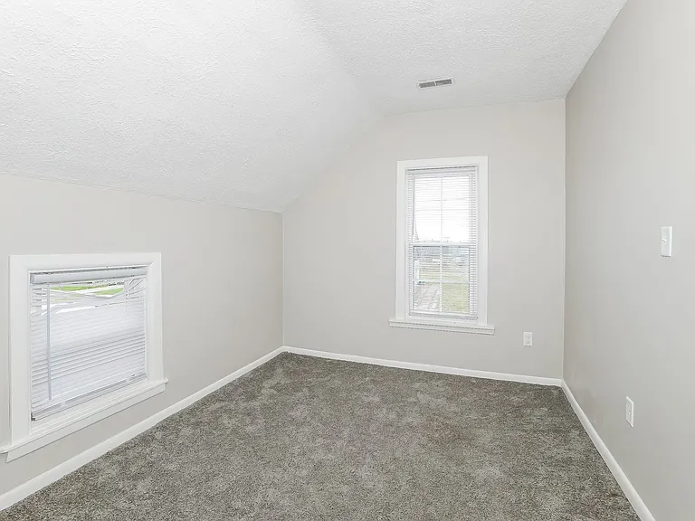 763449_025_bedroom_13364711.jpg