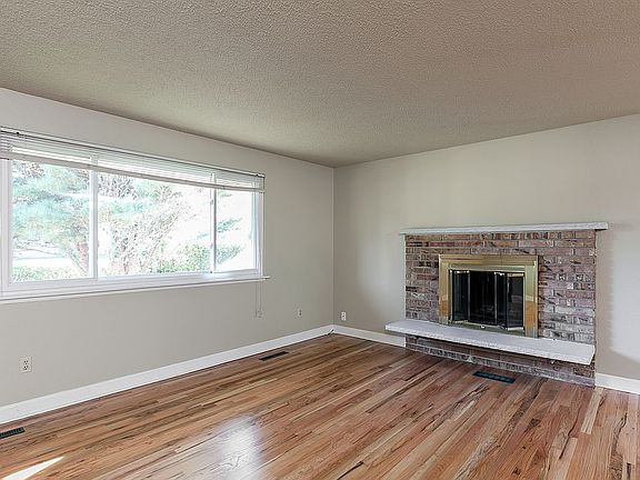 5th image of 10401 110th St SW