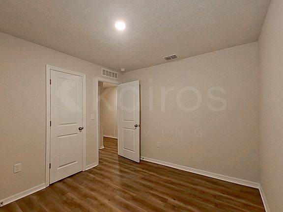 5th image of 10872 N Frantz Ave
