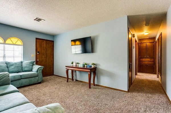 1st image of 809 Royal Ave