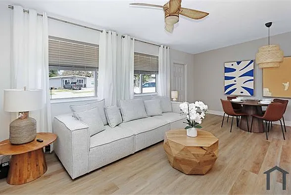 5224 NE 16th Ave — Photo 3