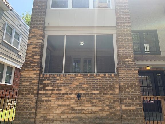 3rd image of 1809 W 41st St #1E