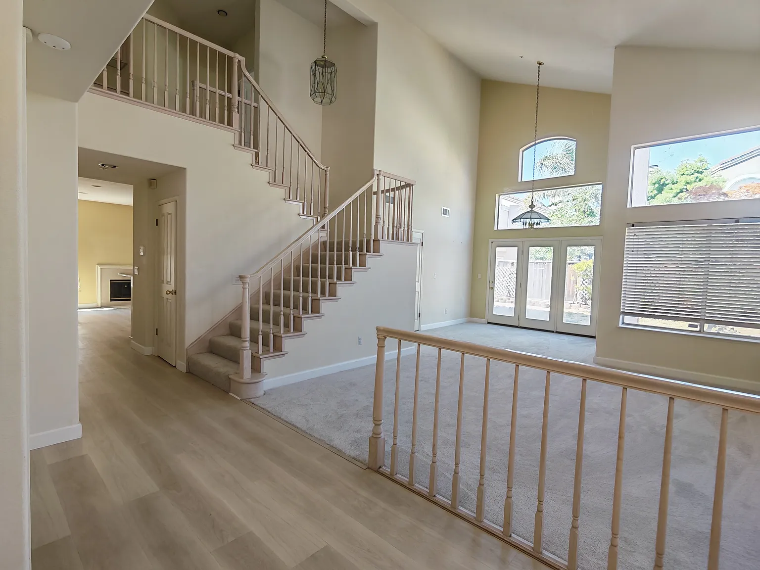 5 bed, 2905 sqft, $5,300 — Photo 2
