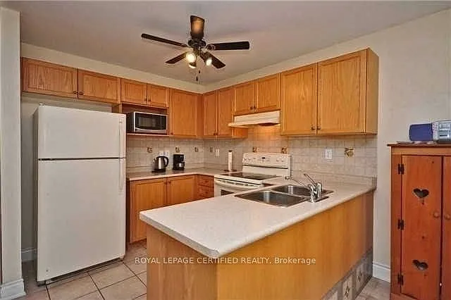 612 Caldwell Cres — Photo 2