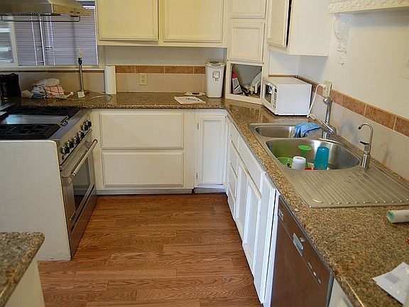 4th image of 29500 Thornhill Dr