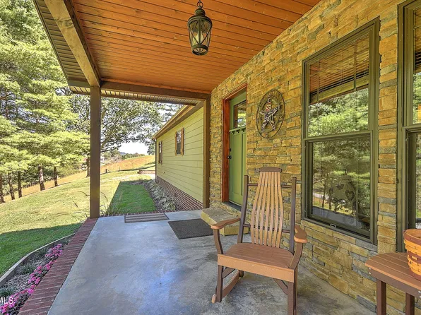 5256 Rich Valley Rd, Bristol, VA 24202