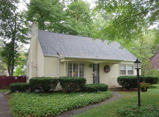 38 Bacon Rd, Springfield, MA 01119