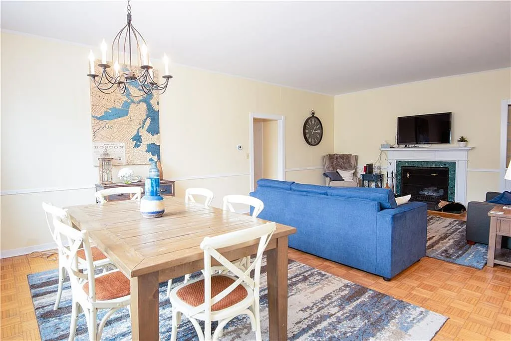 2 bed, 1067 sqft, $1,900 — Photo 1
