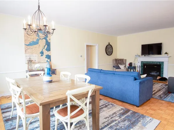 167 Coggeshall Ave APT C, Newport, RI 02840