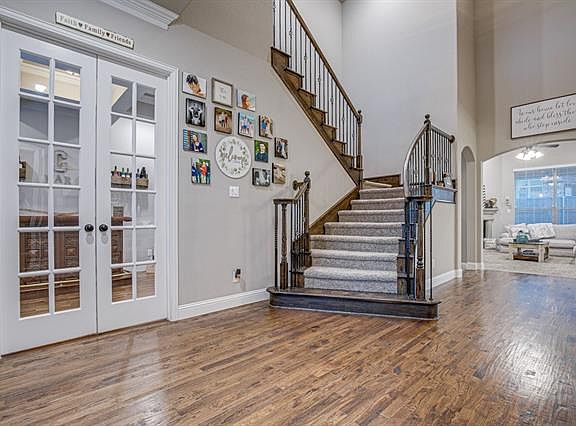 5th image of 1009 Ember Crest Dr