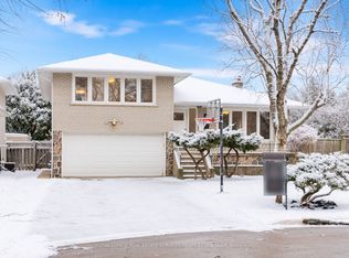 10 Paddington Pl, Toronto, ON M9R2T1