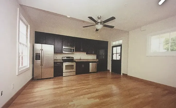 Building Photo - 145 Saint Philip St #H