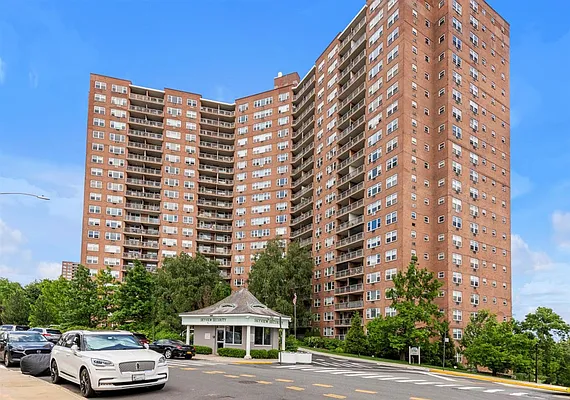 Sold by Compass | media 23