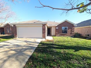 1002 Halifax Ln, Forney, TX 75126