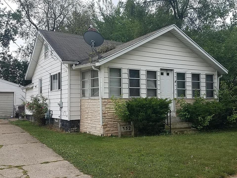 1st image of 352 Janet St SE