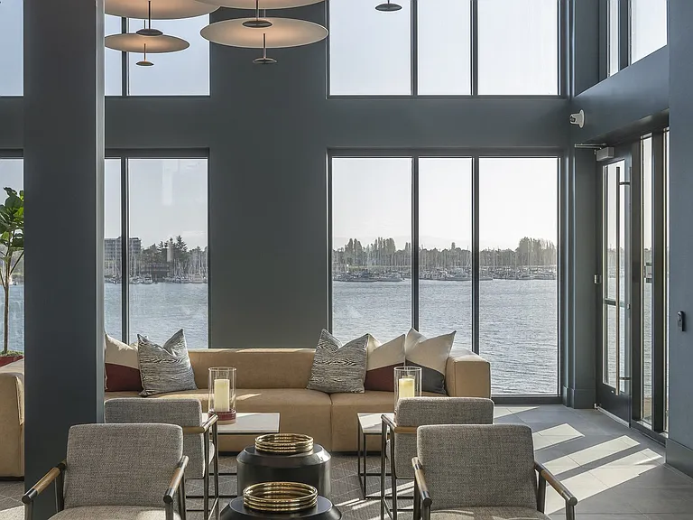 Portico Waterfront — Photo 7