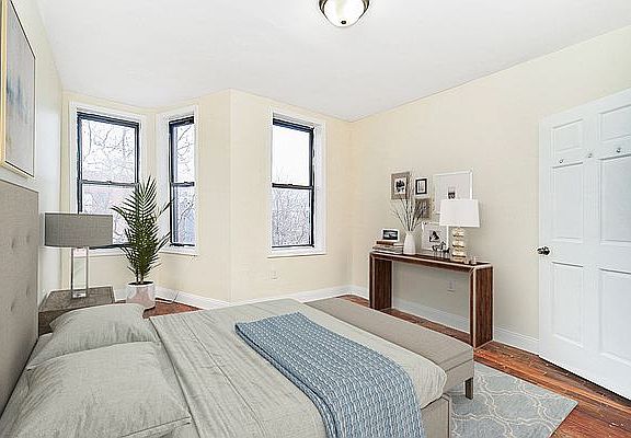 5th image of 435 Marion St APT 2R