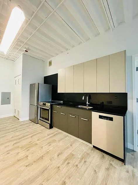 Arcade Residences — Photo 4