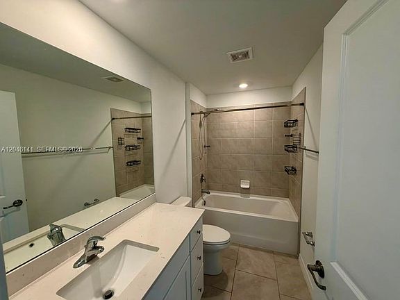 3rd image of 4104 NE 12th Ct