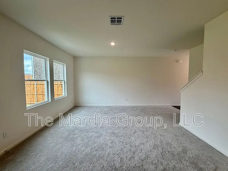 2305 States St — Photo 3
