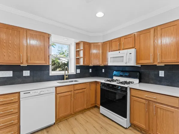 817 Vine St E, Millville, NJ 08332