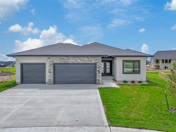 50 NW Crabtree Ln, Waukee, IA 50263