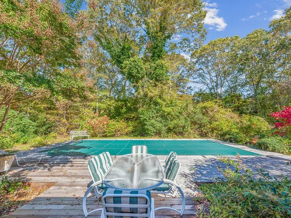 39 Longwoods Ln, East Hampton, NY 11937