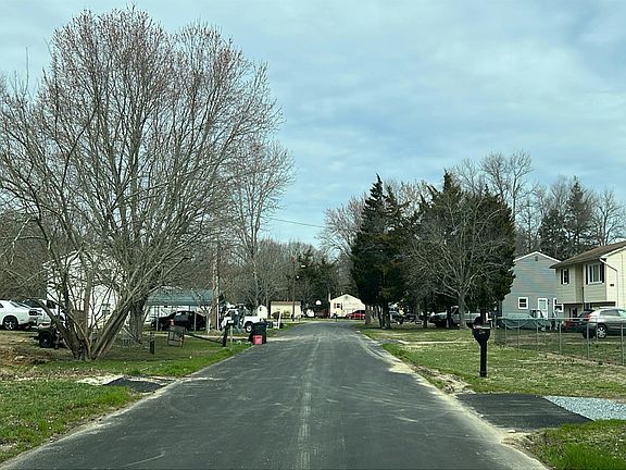 5th image of 2556 Milbourne Dr