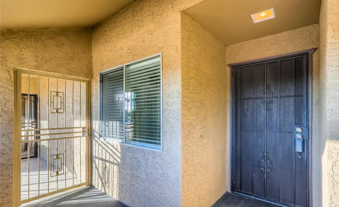2 bed, 1072 sqft, $1,650 — Photo 3