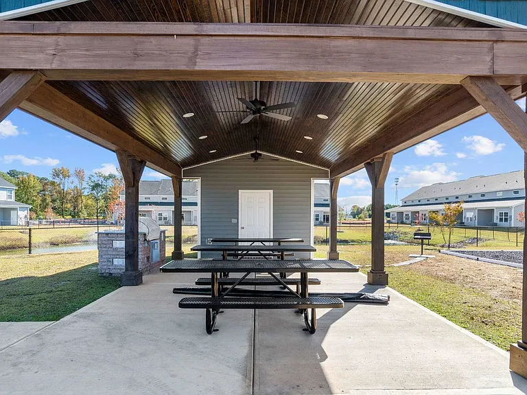 105 Gracynn Aly #B — Photo 19