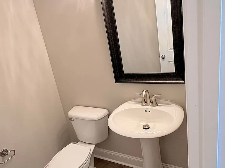 108 Alva Ct — Photo 7