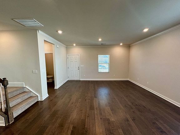 4th image of 1004 Amberley Crossing Dr