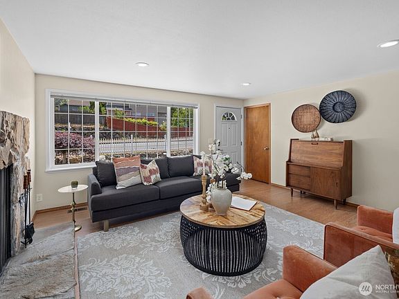 3rd image of 2119 Aberdeen Avenue NE