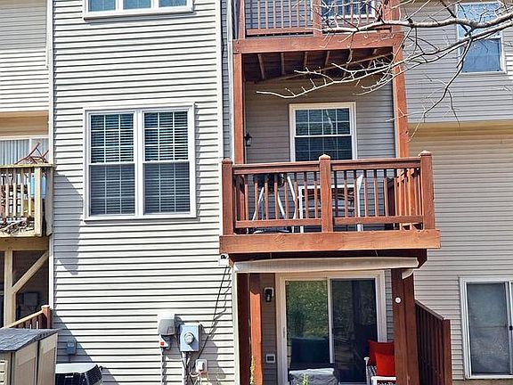 Deck & 2 Balconies!