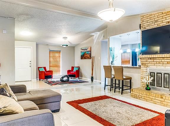 3rd image of 2313 Village Green Dr